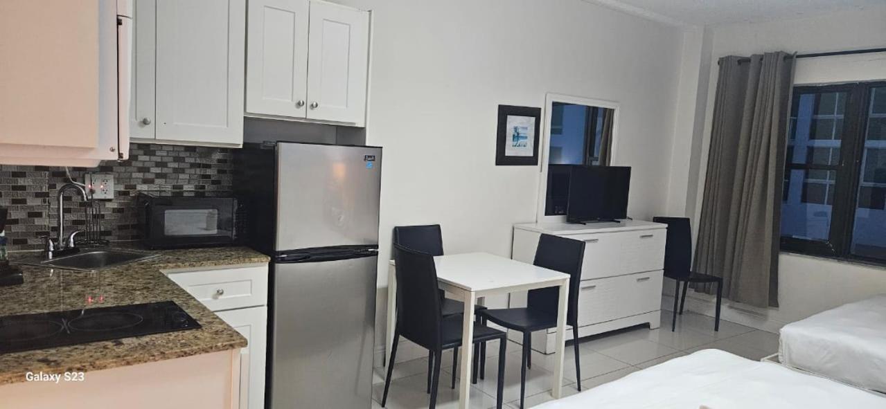 Miami Beachfront With Pool Wifi & Cheap Parking Apartment Exterior photo